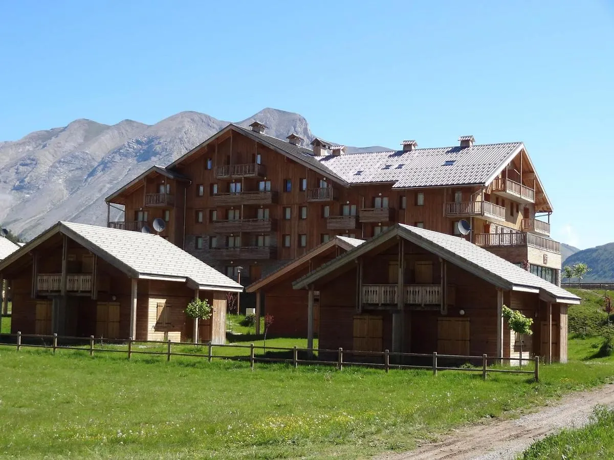 Chalet Mitoyen Duplex Avec 2 Chambres - Residence 3 Etoiles Avec Piscine A Superdevoluy - Fr-1-504-453