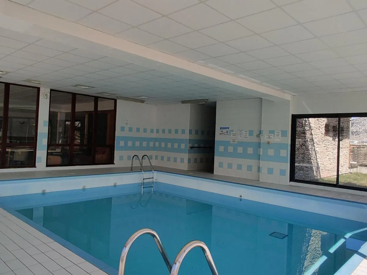 Chalet Mitoyen Duplex Avec 2 Chambres - Residence 3 Etoiles Avec Piscine A Superdevoluy - Fr-1-504-453