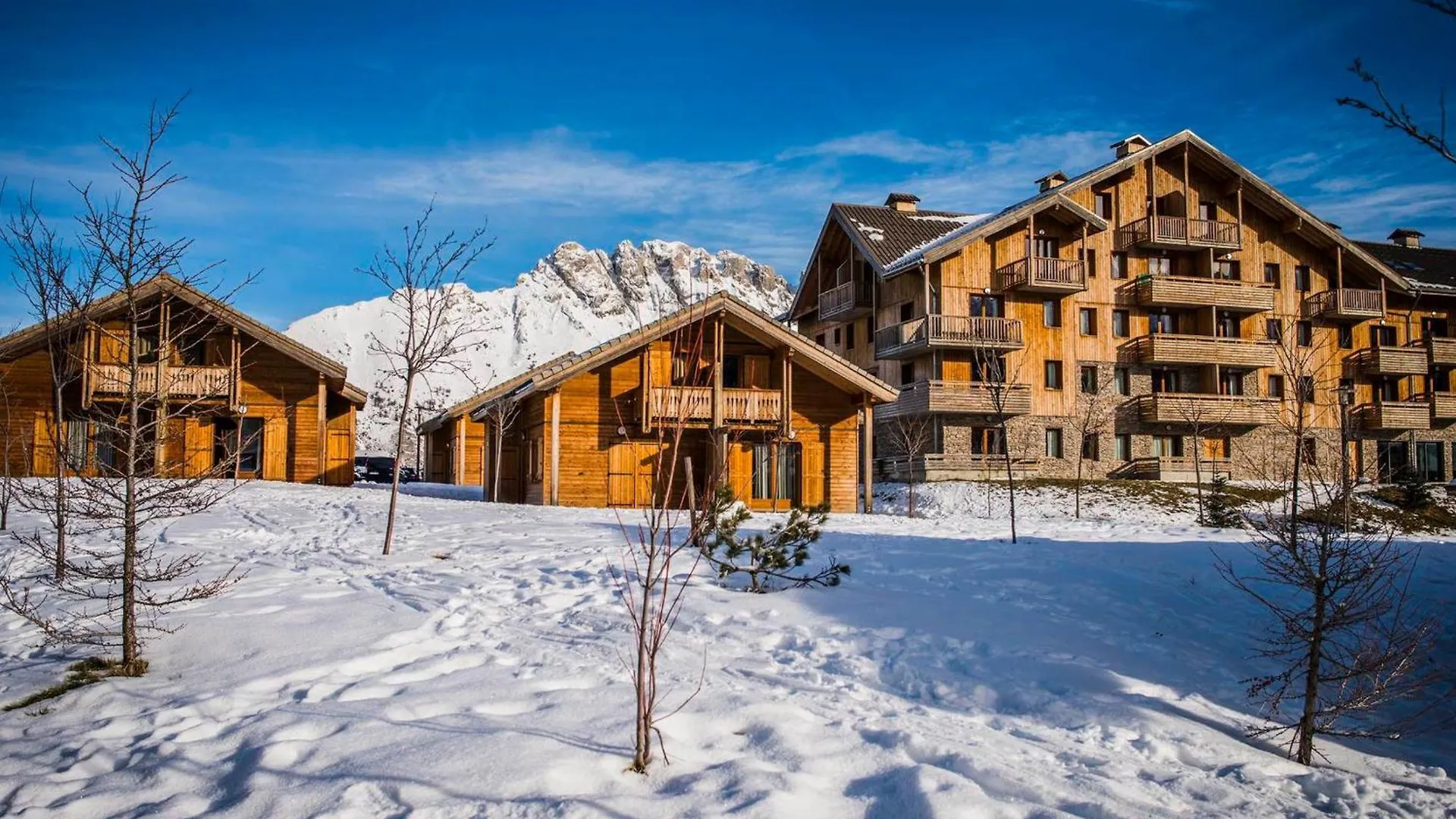 Chalet Mitoyen Duplex Avec 2 Chambres - Residence 3 Etoiles Avec Piscine A Superdevoluy - Fr-1-504-453